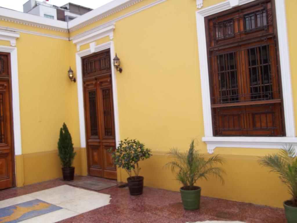Residencial Miraflores Bed and breakfast *