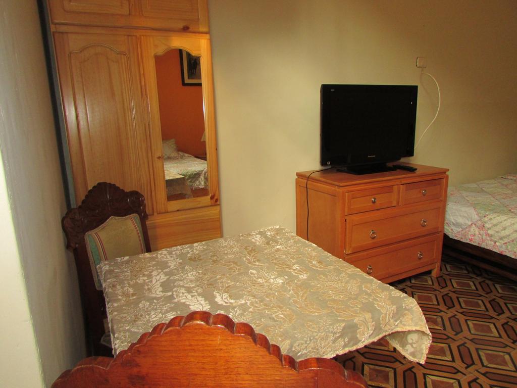 Residencial Miraflores Bed and breakfast