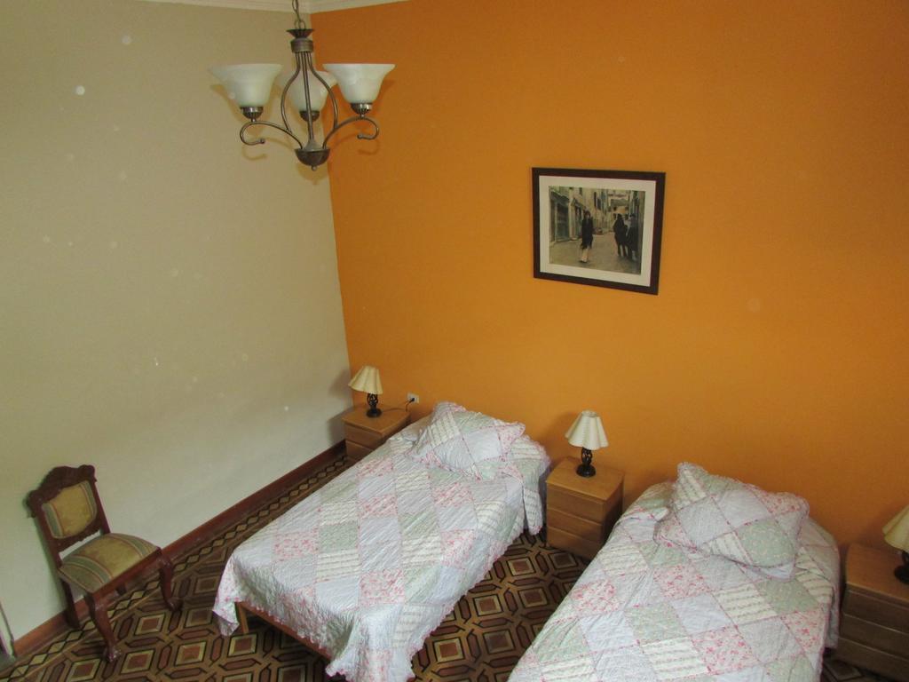 Bed and breakfast Residencial Miraflores *